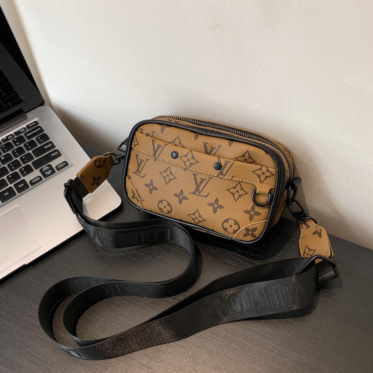 Louis vuitton handbag