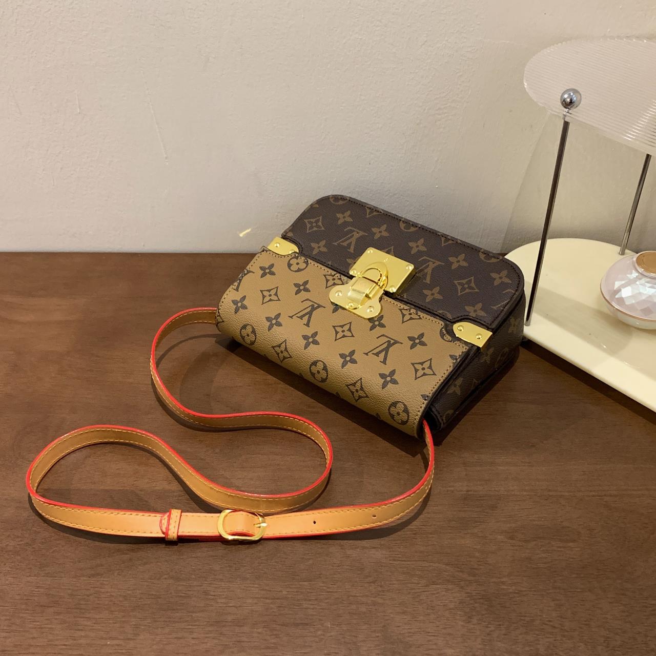 Louis vuitton handbag