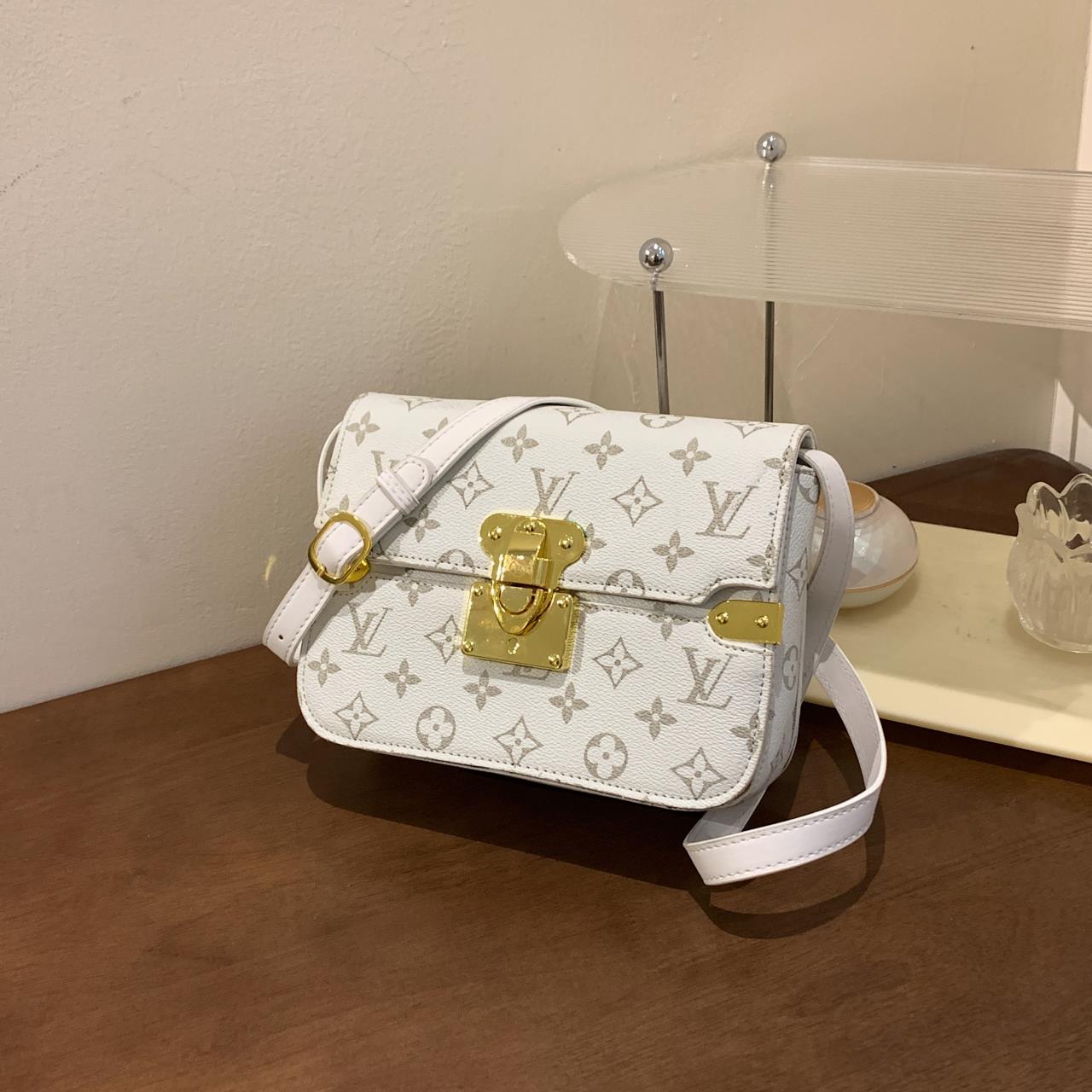 Louis vuitton handbag