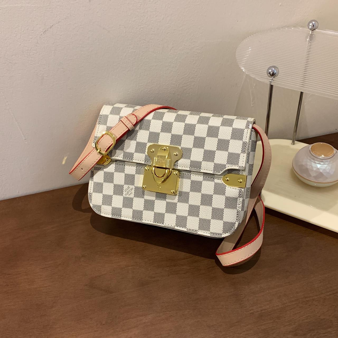 Louis vuitton handbag