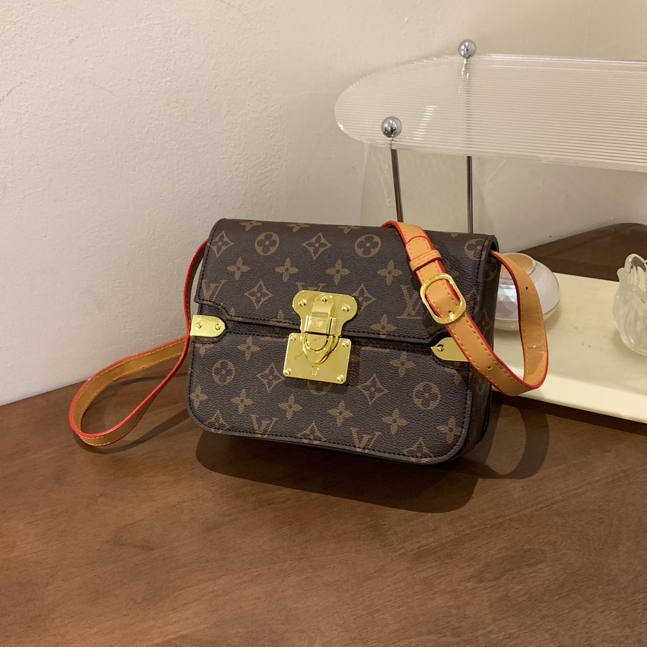Louis vuitton handbag