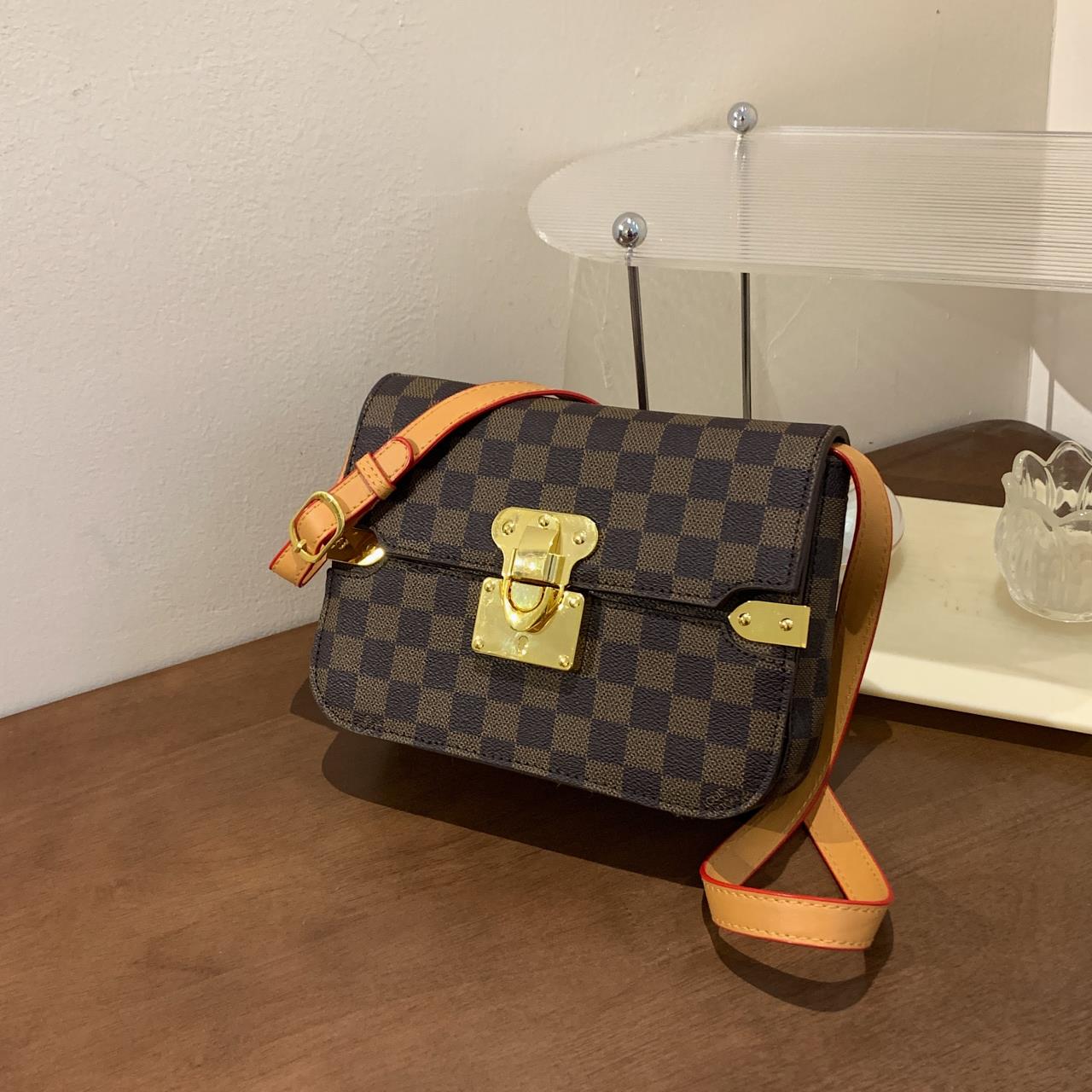 Louis vuitton handbag