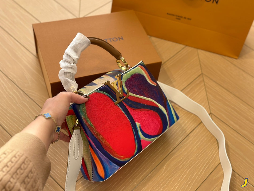 Louis Vuitton Capucines Handbag( 27cm)