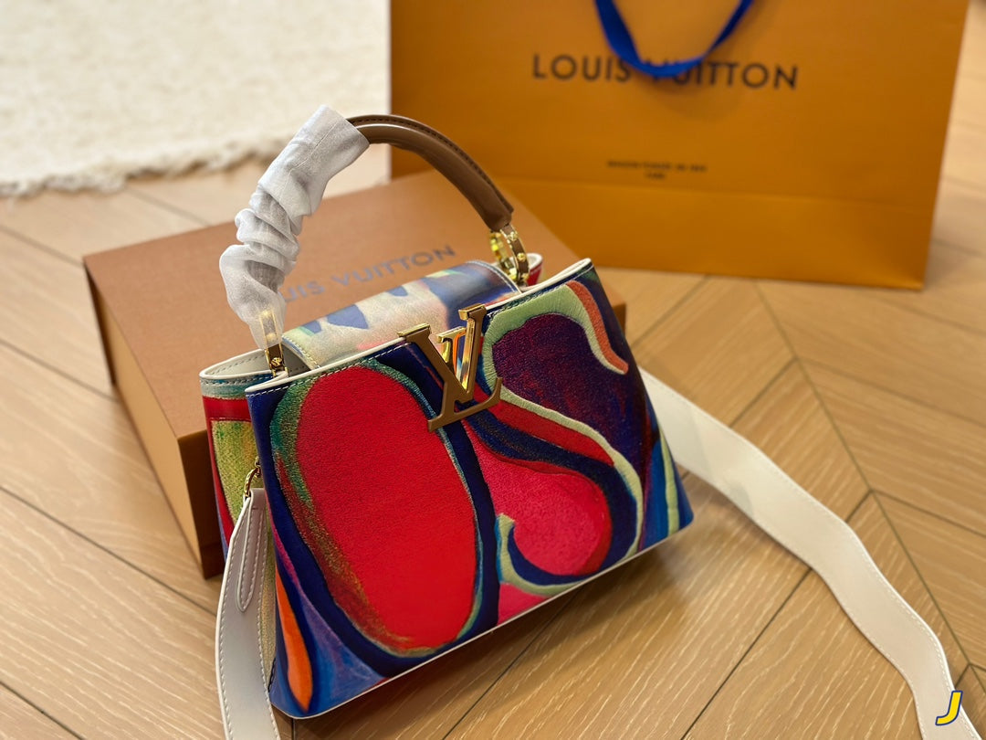 Louis Vuitton Capucines Handbag( 27cm)