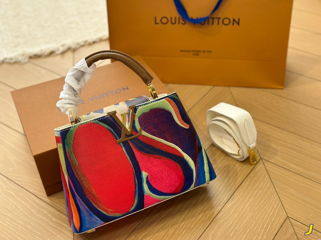 Louis Vuitton Capucines Handbag( 27cm)