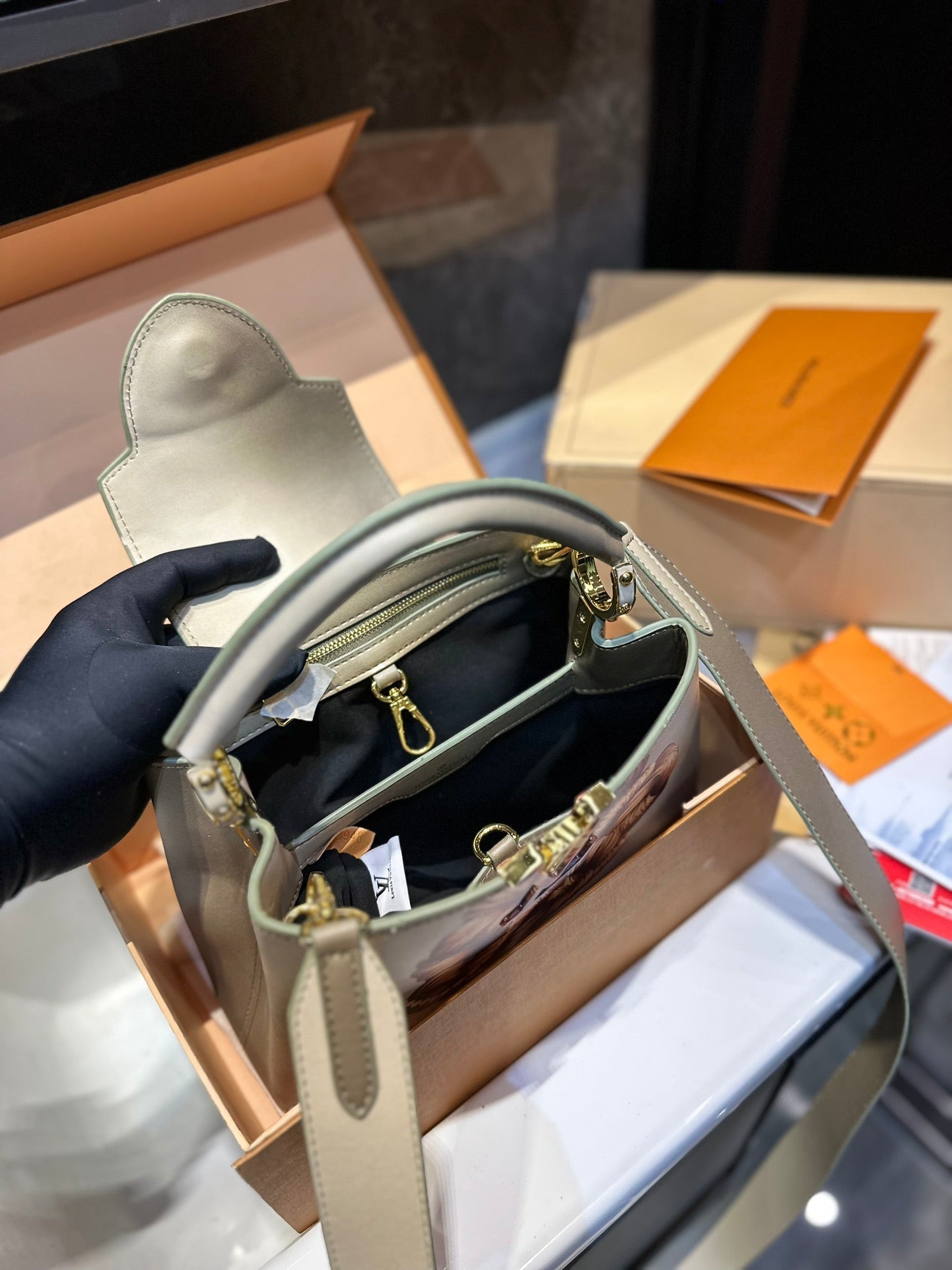 Louis Vuitton Capucines Handbag( 27cm snd 20cm)