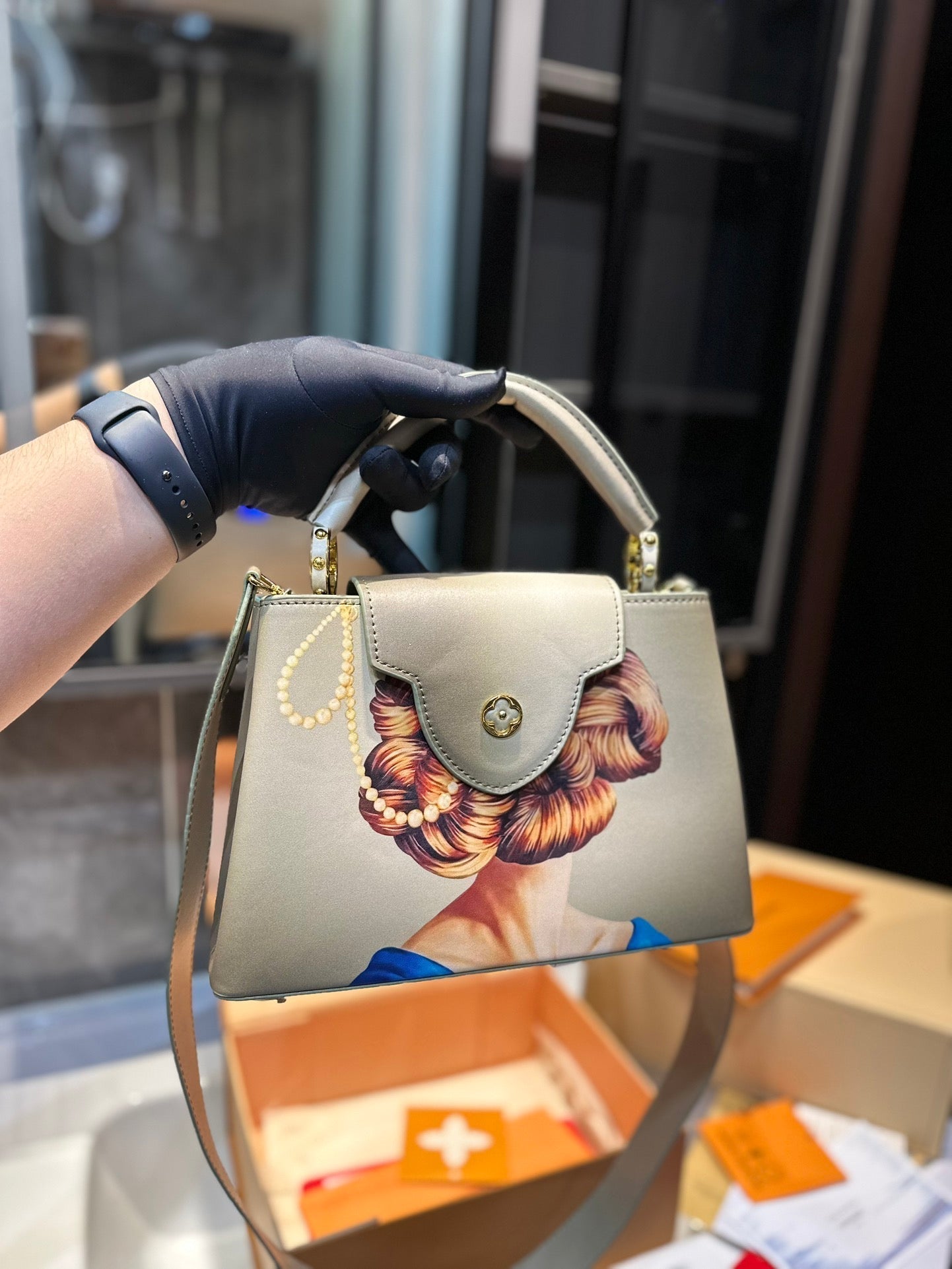 Louis Vuitton Capucines Handbag( 27cm snd 20cm)