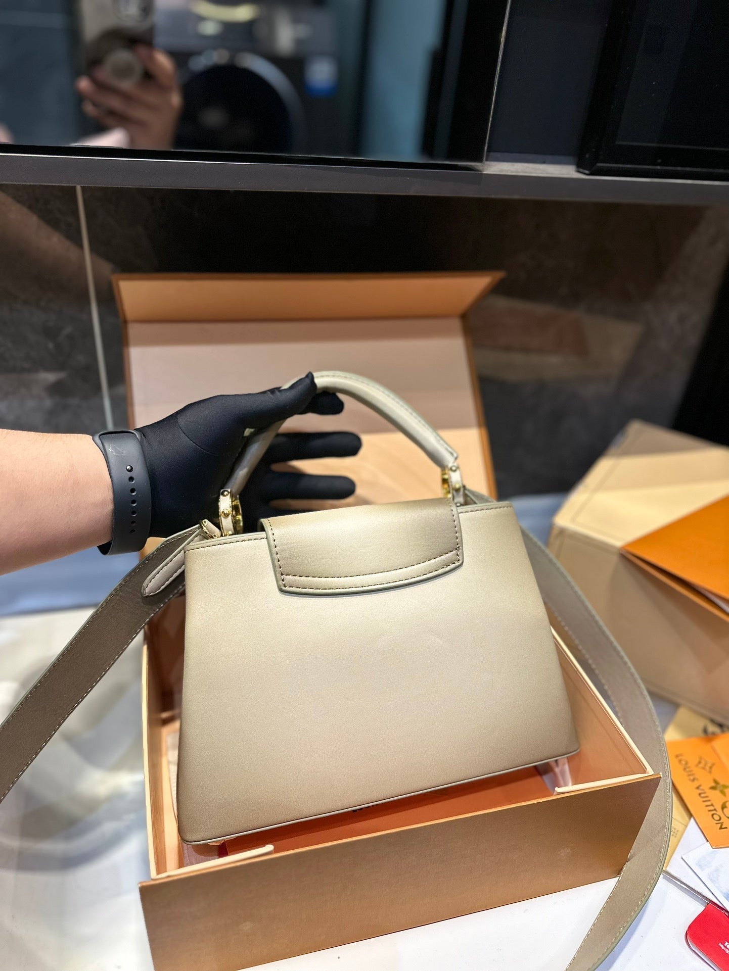 Louis Vuitton Capucines Handbag( 27cm snd 20cm)