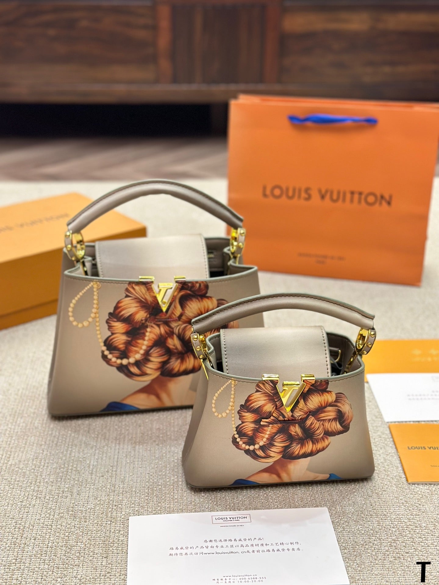 Louis Vuitton Capucines Handbag( 27cm snd 20cm)