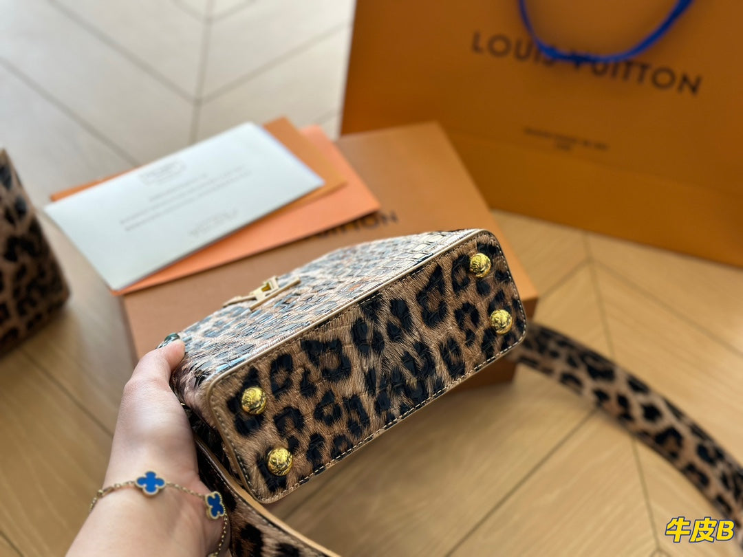 Louis Vuitton Capucines Handbag( 27cm)