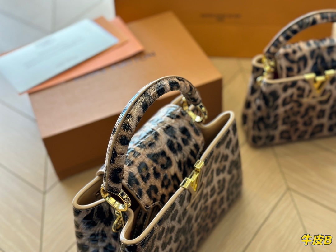 Louis Vuitton Capucines Handbag( 27cm)