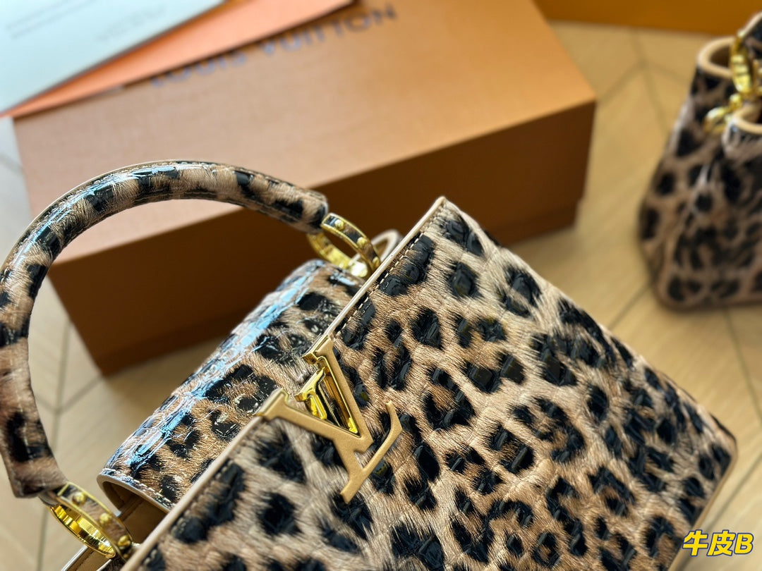 Louis Vuitton Capucines Handbag( 27cm)