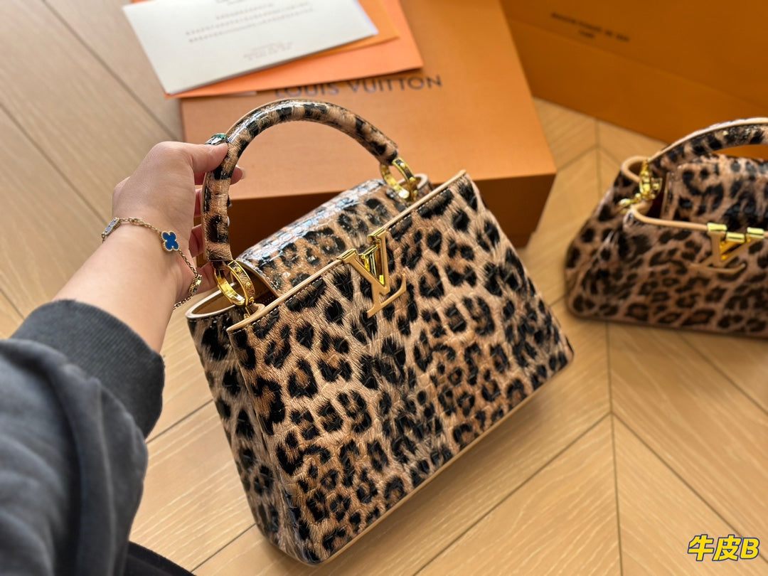 Louis Vuitton Capucines Handbag( 27cm)