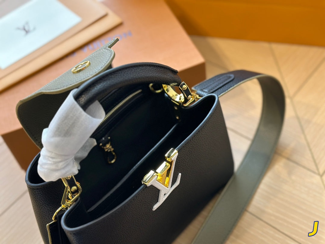Louis Vuitton Capucines Handbag( 27cm)