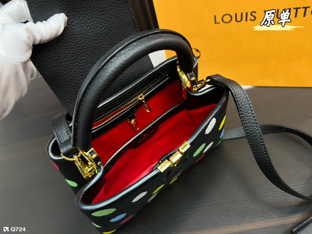 Louis Vuitton Capucines Handbag( 27cm )