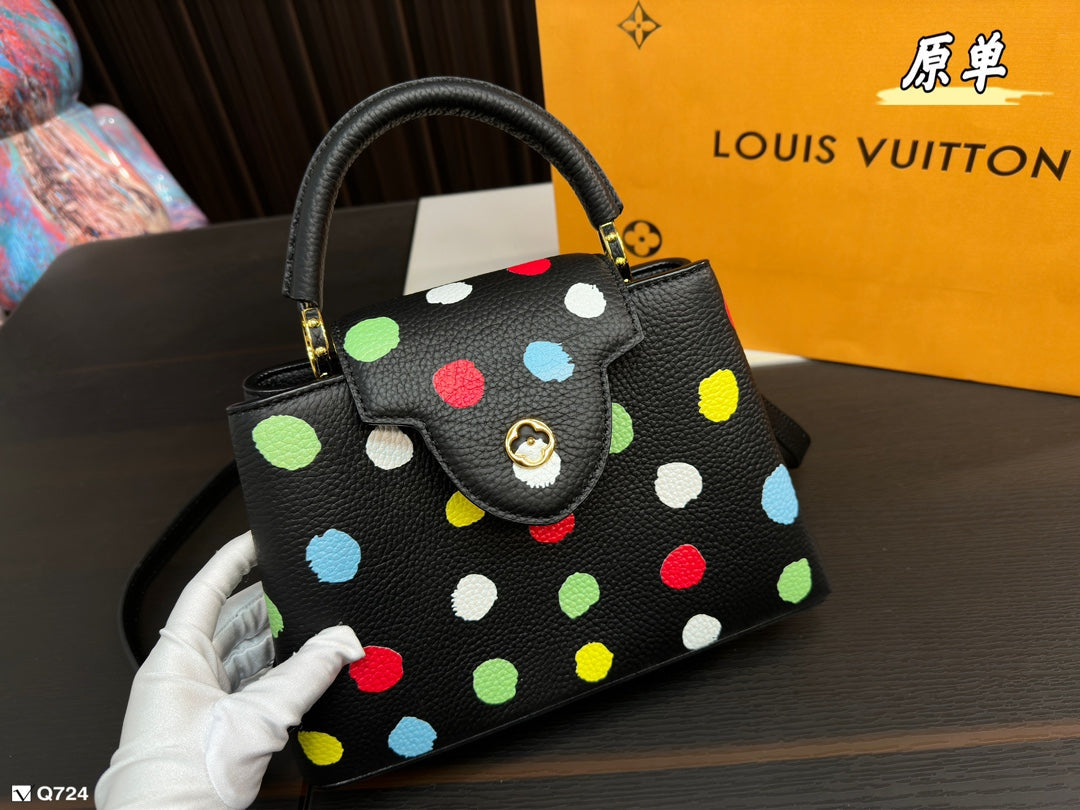 Louis Vuitton Capucines Handbag( 27cm )