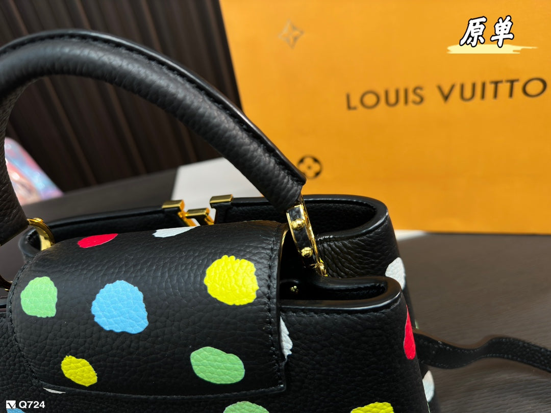 Louis Vuitton Capucines Handbag( 27cm )