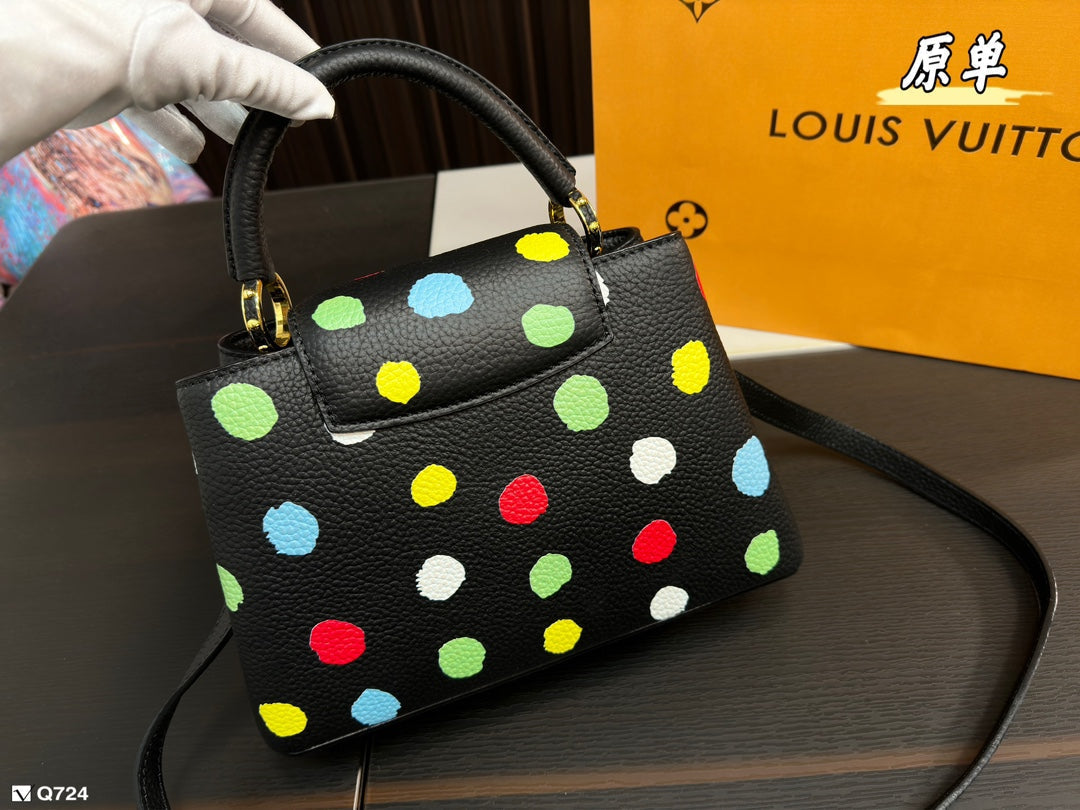 Louis Vuitton Capucines Handbag( 27cm )