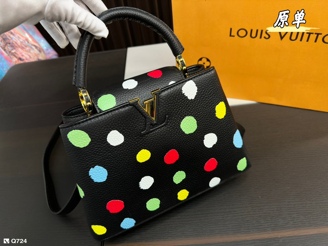 Louis Vuitton Capucines Handbag( 27cm )