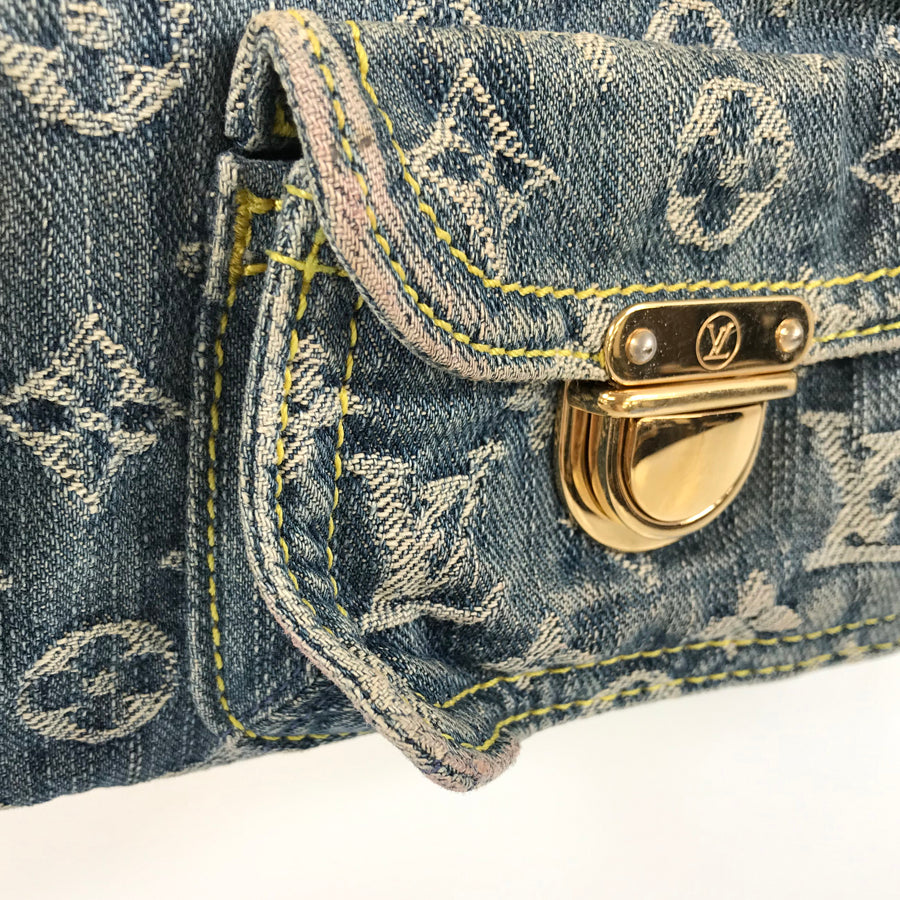 LOUIS VUITTON Handbag