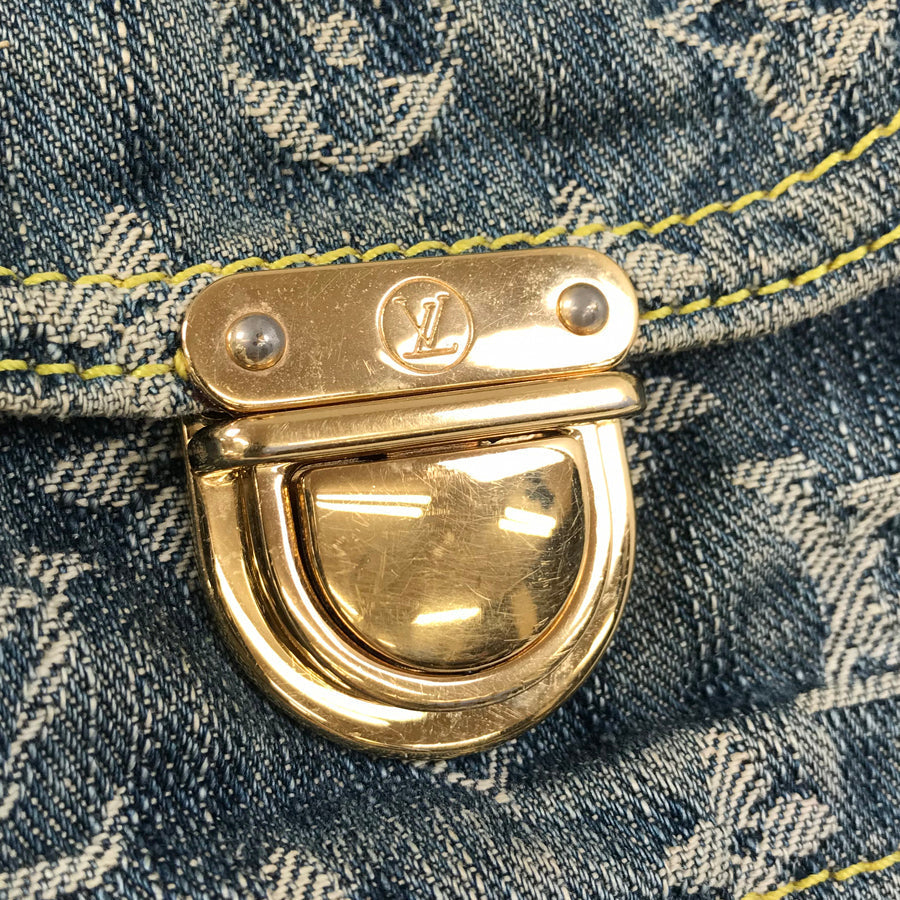 LOUIS VUITTON Handbag