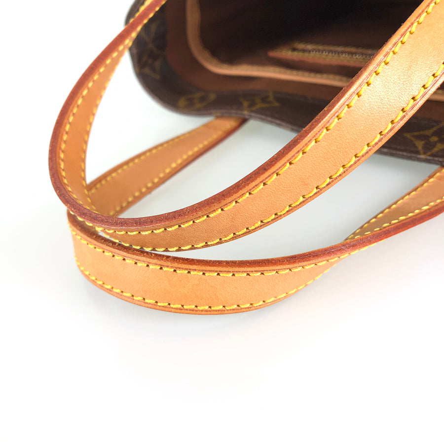 LOUIS VUITTON Handbag