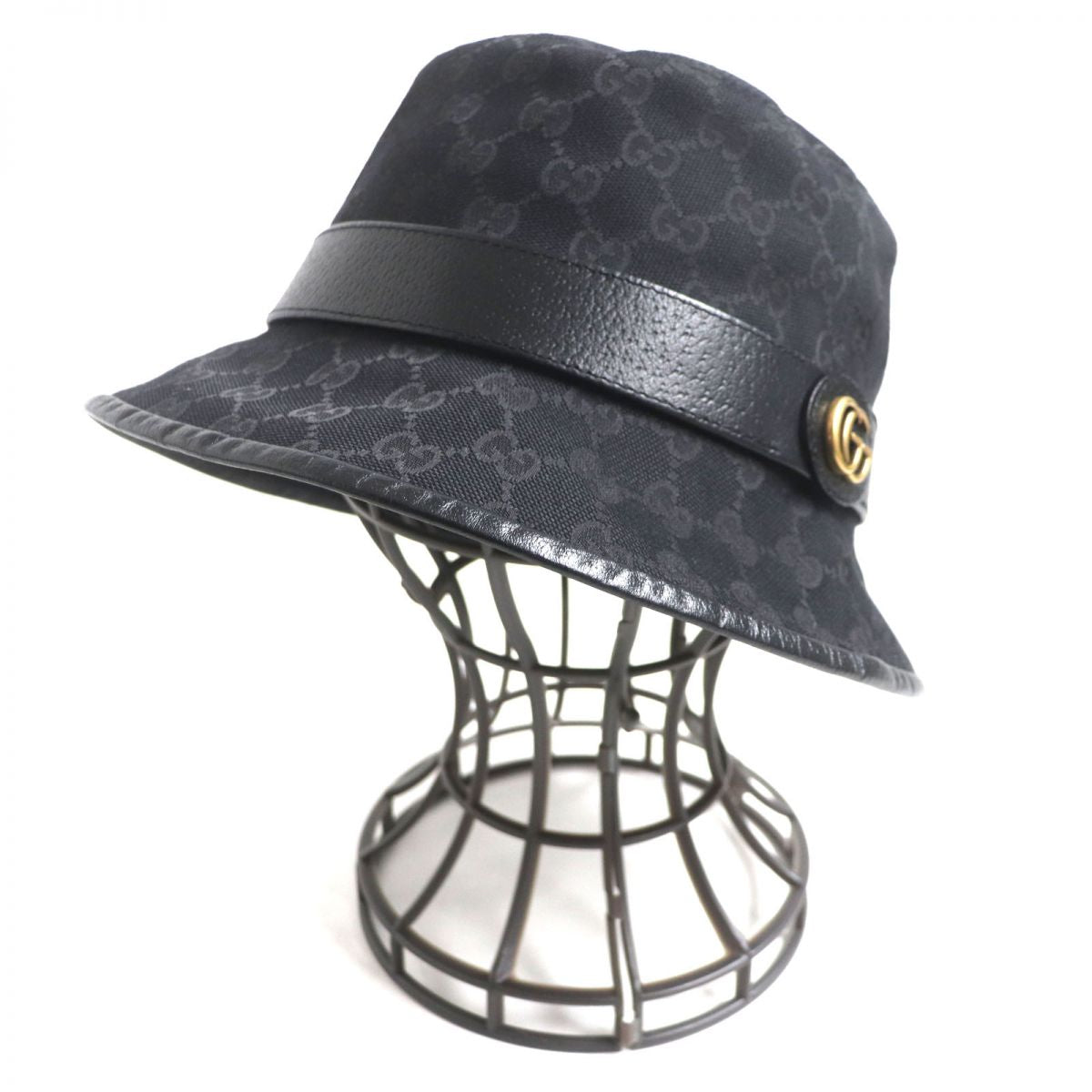 GUCCI hat Outer: 68% polyester, Outer: 16% cotton, Outer: 16% nylon, Lining: 50% rayon, Lining: 50% cotton Main: Black<br>Metal: Gold mens 58 Used