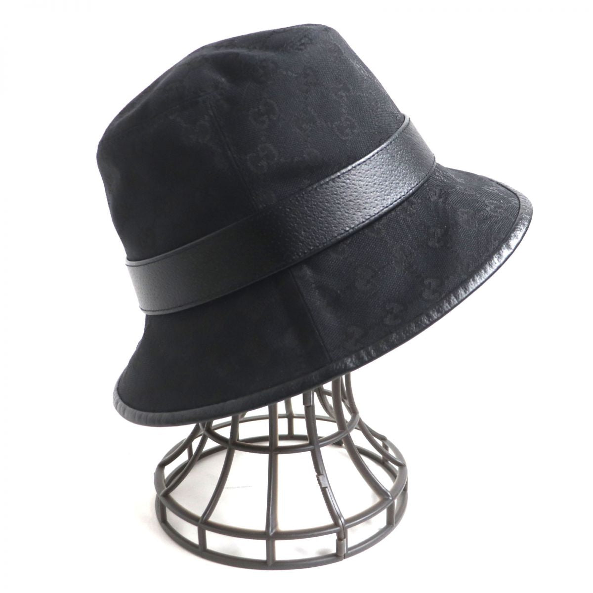 GUCCI hat Outer: 68% polyester, Outer: 16% cotton, Outer: 16% nylon, Lining: 50% rayon, Lining: 50% cotton Main: Black<br>Metal: Gold mens 58 Used
