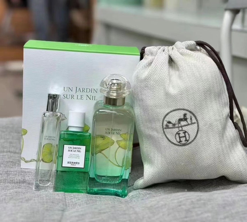 Hermes Un Jardin Sur Le Nil Eau De Toilette Set 3.4 oz + 1.4 oz Shower Gel + Mini