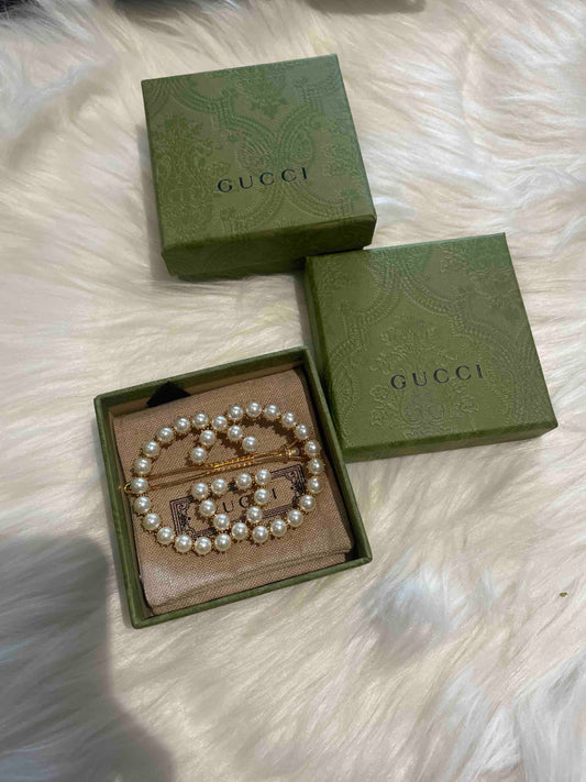 Gucci Pearl Hair Clip Gold Brooch