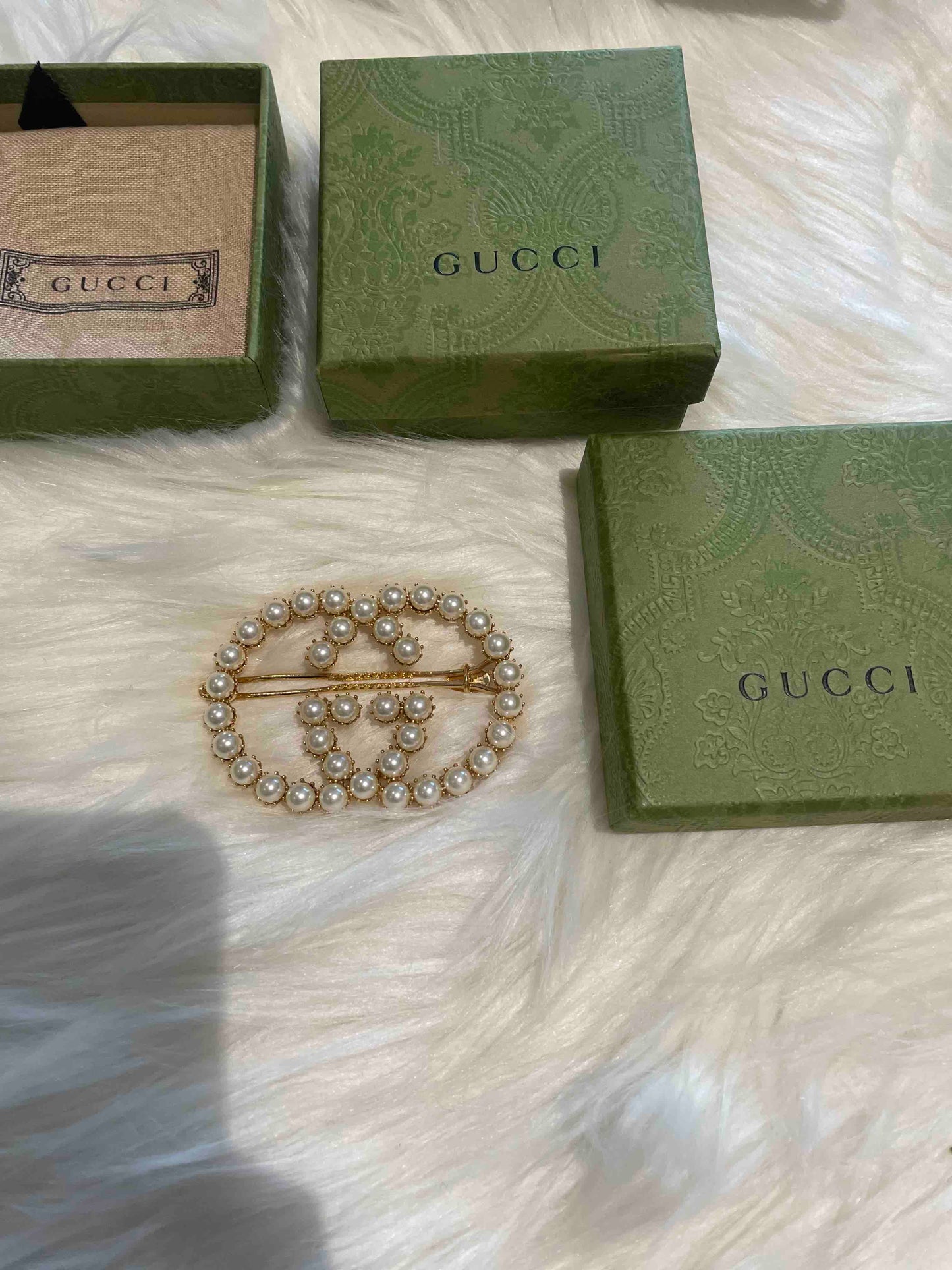 Gucci Pearl Hair Clip Gold Brooch