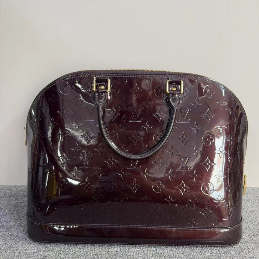 Louis Vuitton Alma Amarante Vernis Leather Handbag Medium