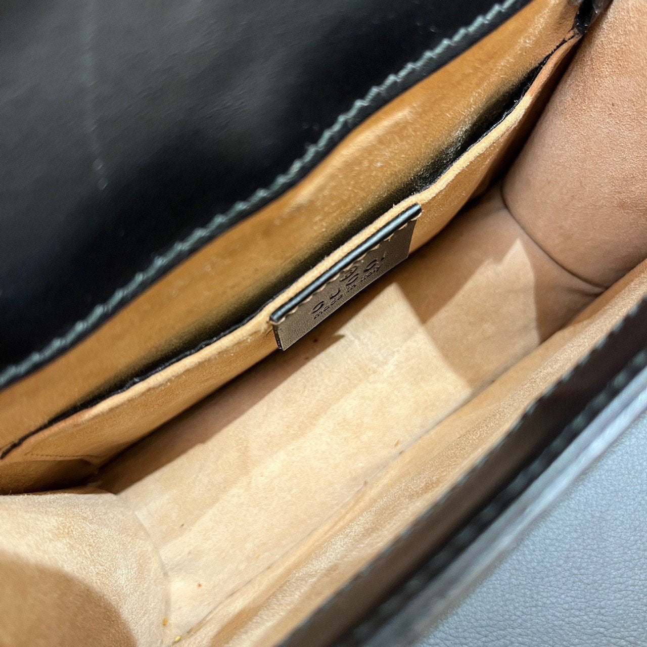 Gucci Sylvie Small Black Leather Handbag Green Red Stripe Gold Chain
