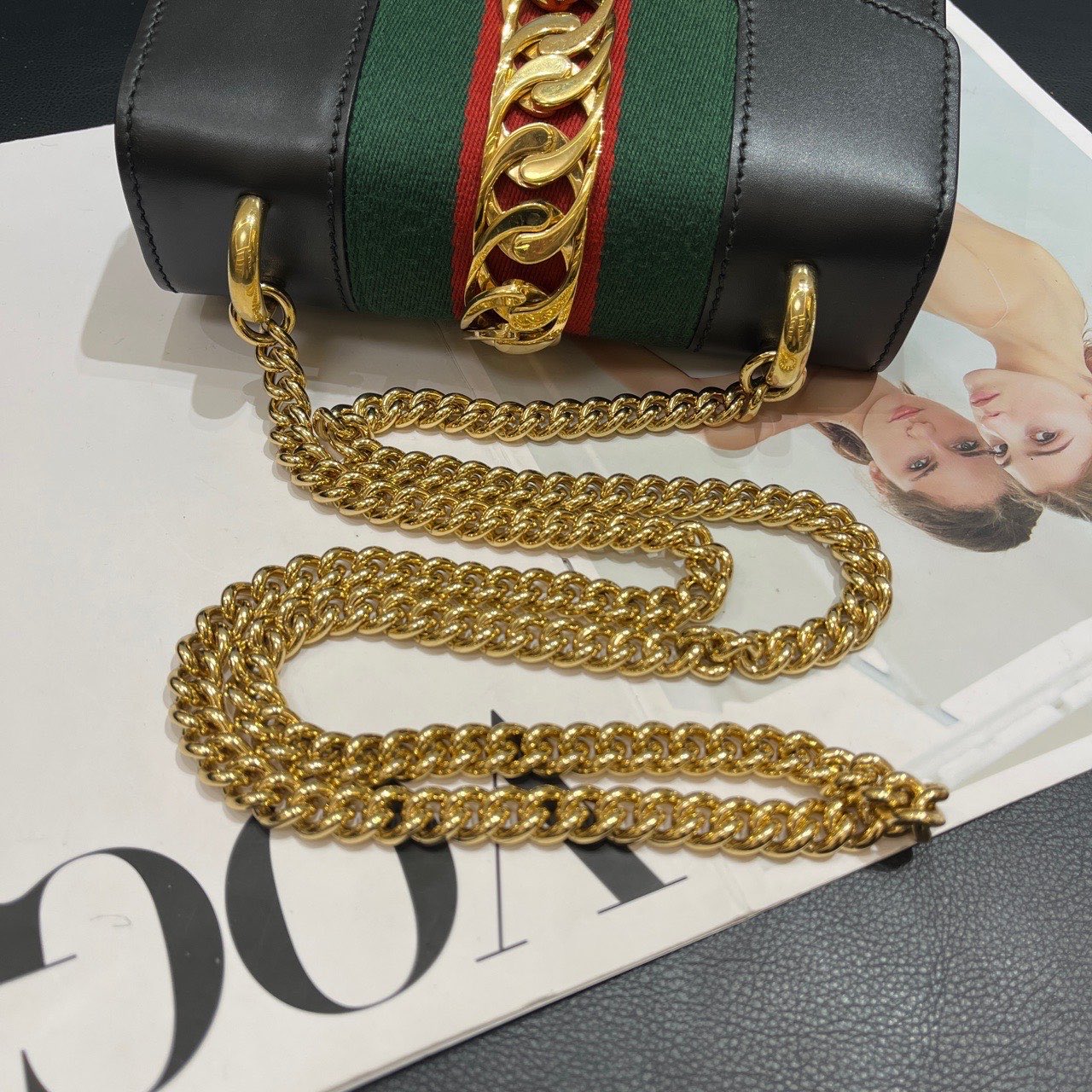 Gucci Sylvie Mini Black Leather Green Red Web Chain Bag 19x14x7.5 cm