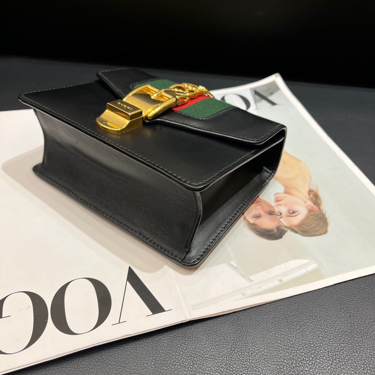 Gucci Sylvie Mini Black Leather Green Red Web Chain Bag 19x14x7.5 cm