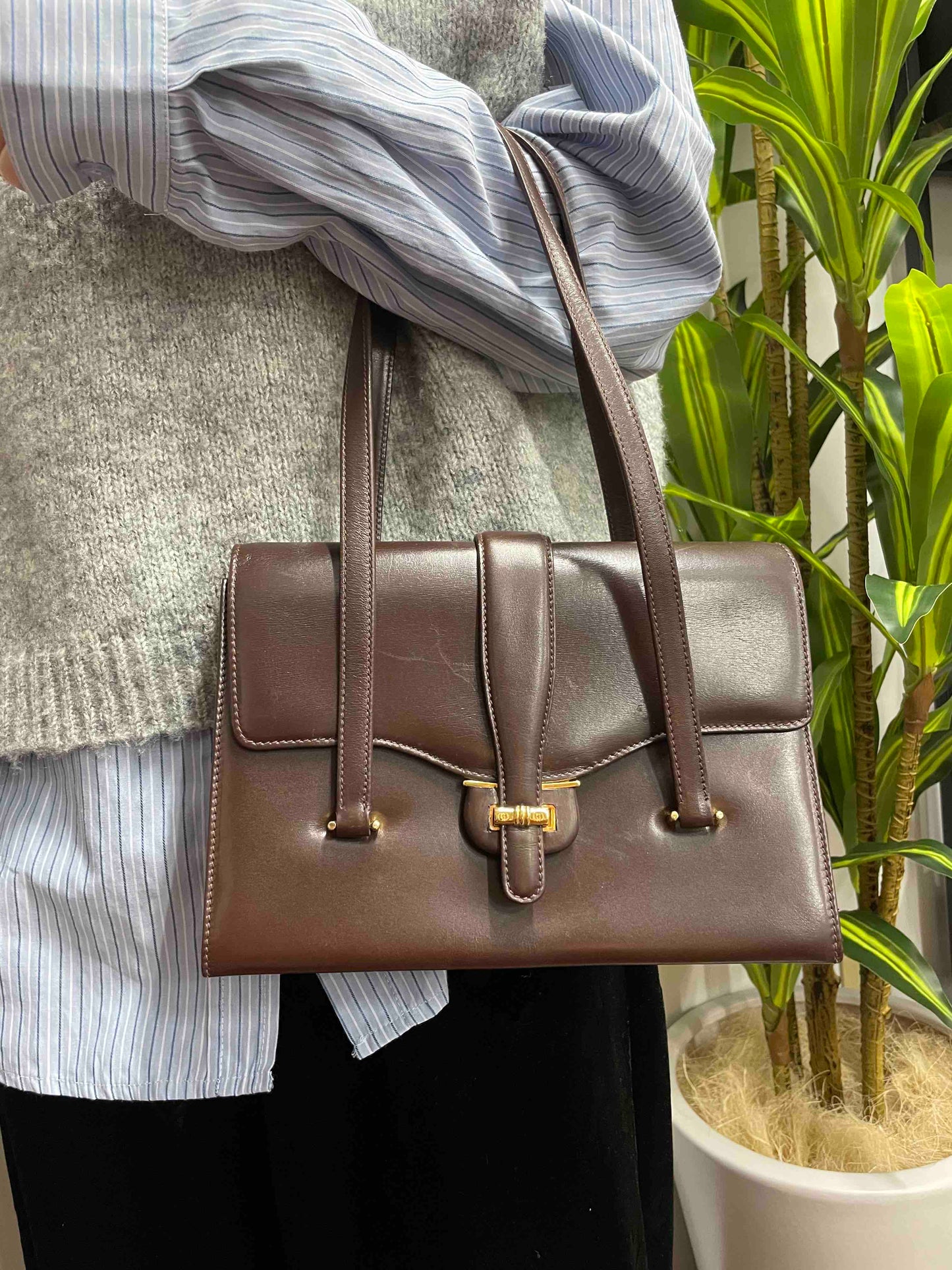 Gucci Brown Leather Shoulder Bag - Vintage Style