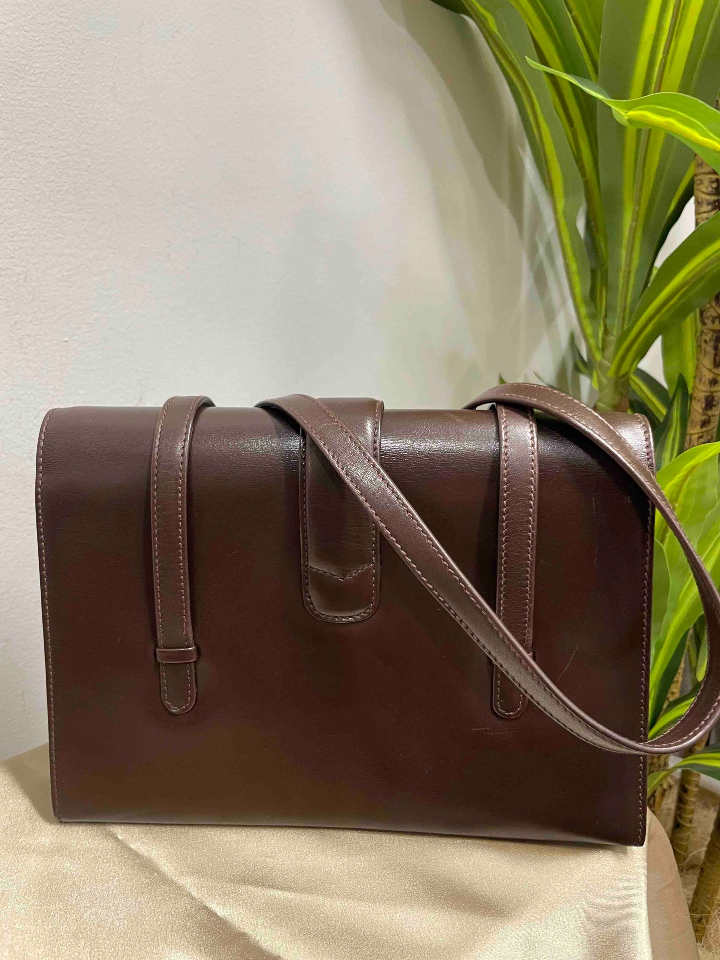 Gucci Brown Leather Shoulder Bag - Vintage Style