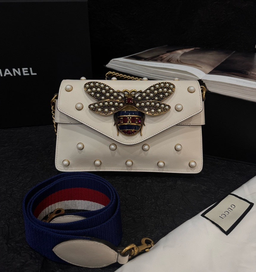 Gucci Pearls and Bee White Crossbody Bag - 3 Ways, 2 Straps