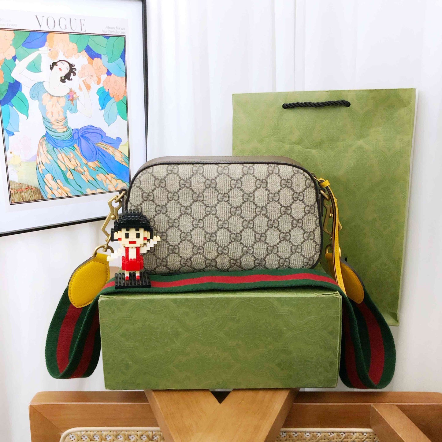Gucci GG Supreme Beige Brown Leather Camera Bag - Crossbody Type