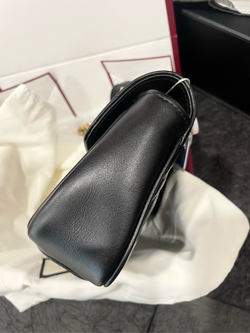 Gucci Marmont 22 Black Gold Shoulder Bag Full Set