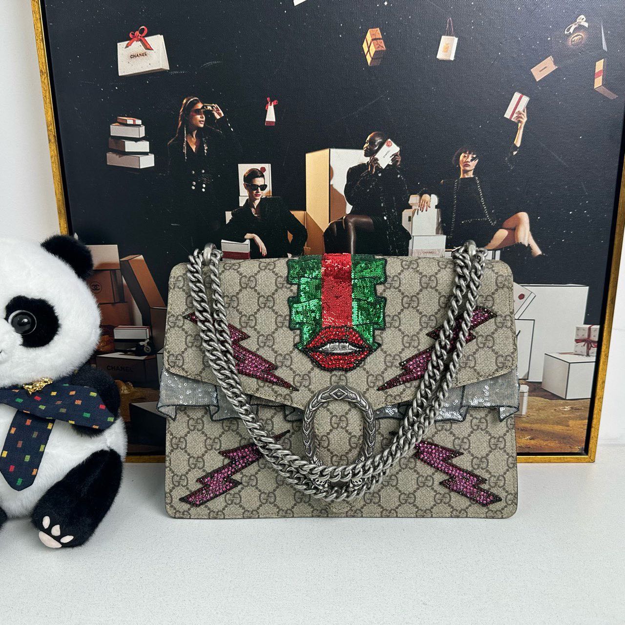 Gucci Dionysus Shoulder Bag in Beige Canvas with Unique Embroidery Detailing