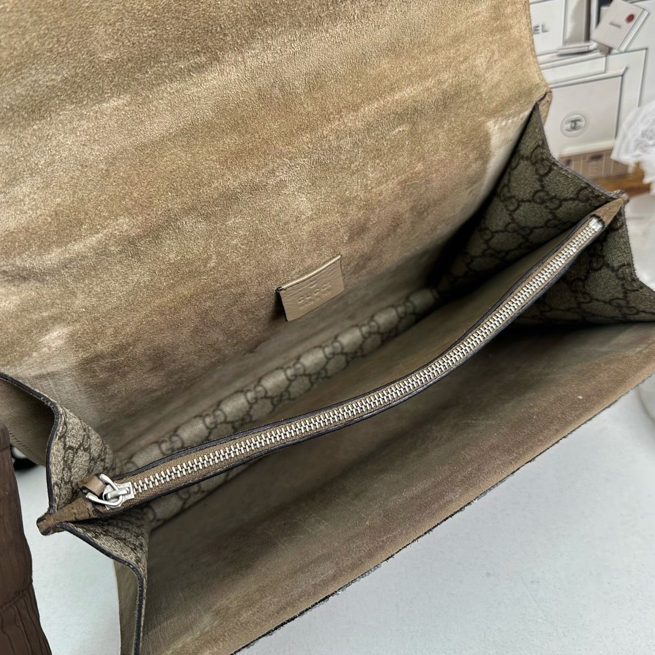Gucci Dionysus Shoulder Bag in Beige Canvas with Unique Embroidery Detailing