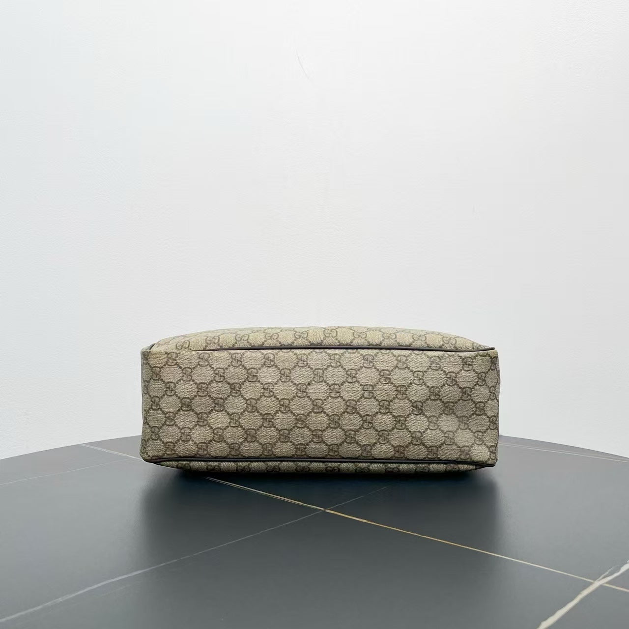 Gucci GG Supreme Beige Camera Bag - Crossbody