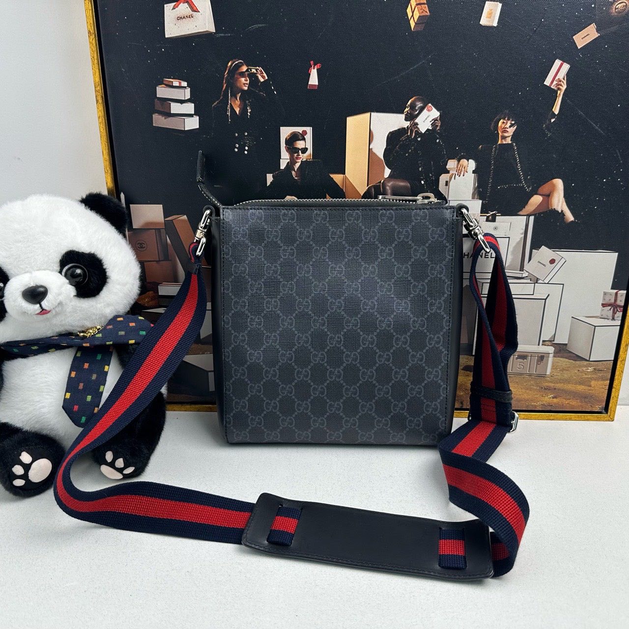 Gucci GG Supreme Black Messenger Bag - Crossbody Vintage Designer Handbag