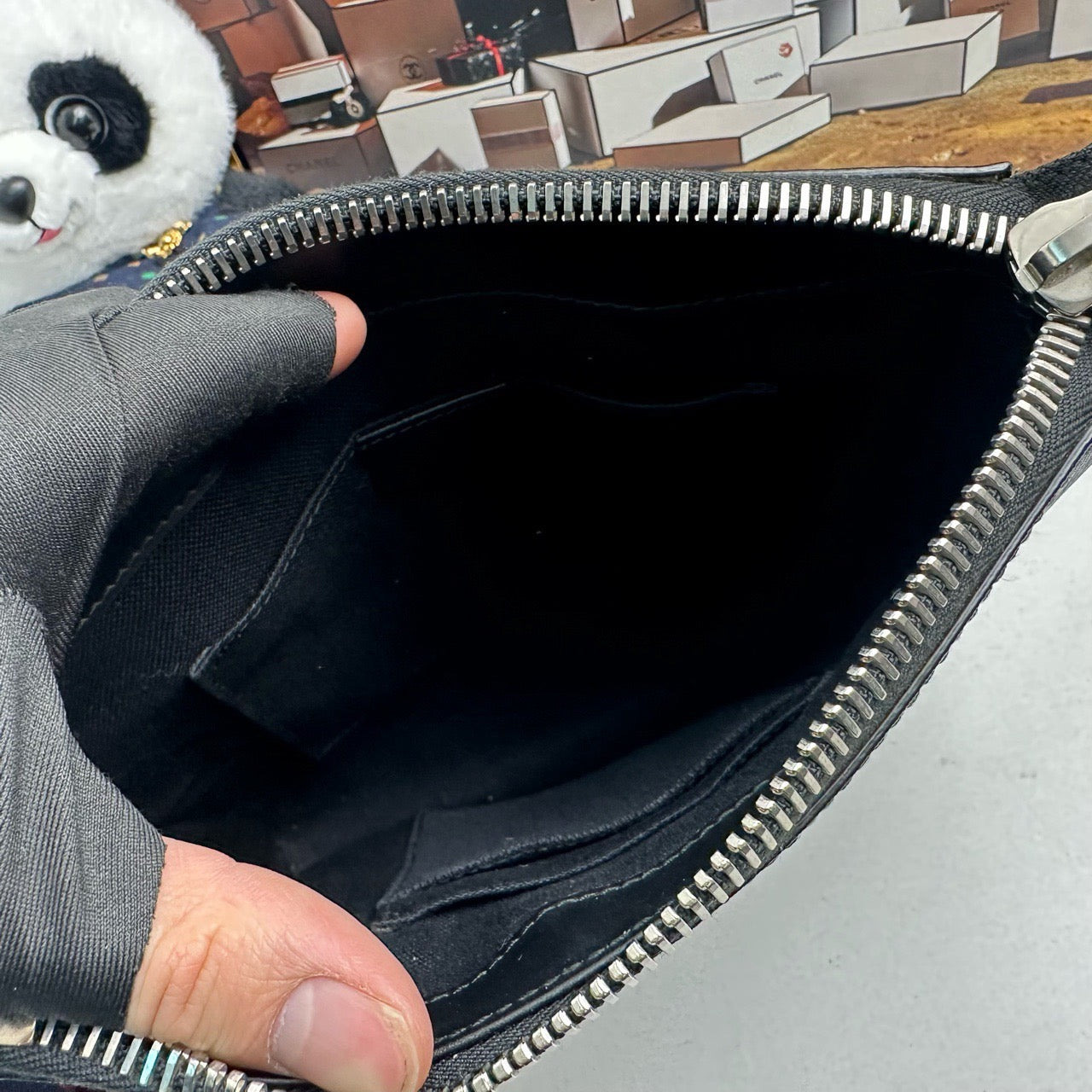 Gucci GG Supreme Black Messenger Bag - Crossbody Vintage Designer Handbag