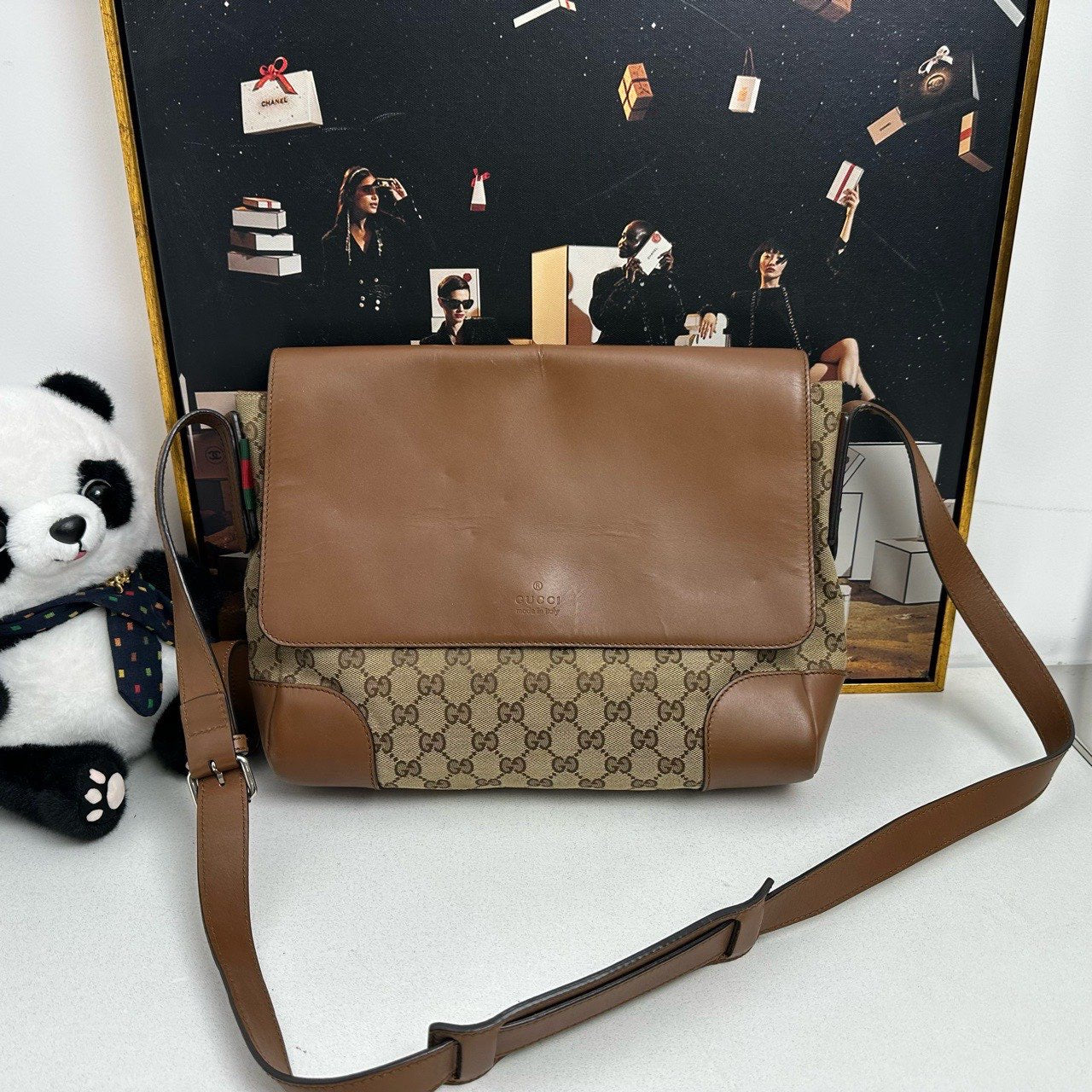 Gucci GG Supreme Messenger Bag in Brown Canvas - Pre-Loved Shoulder Bag