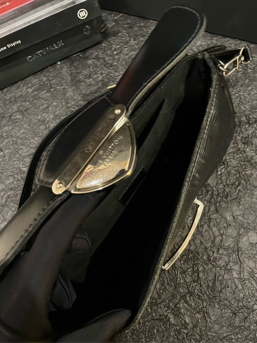 Louis Vuitton Black Silver Water Ripple Underarm Bag - Convertible Crossbody/Shoulder Style