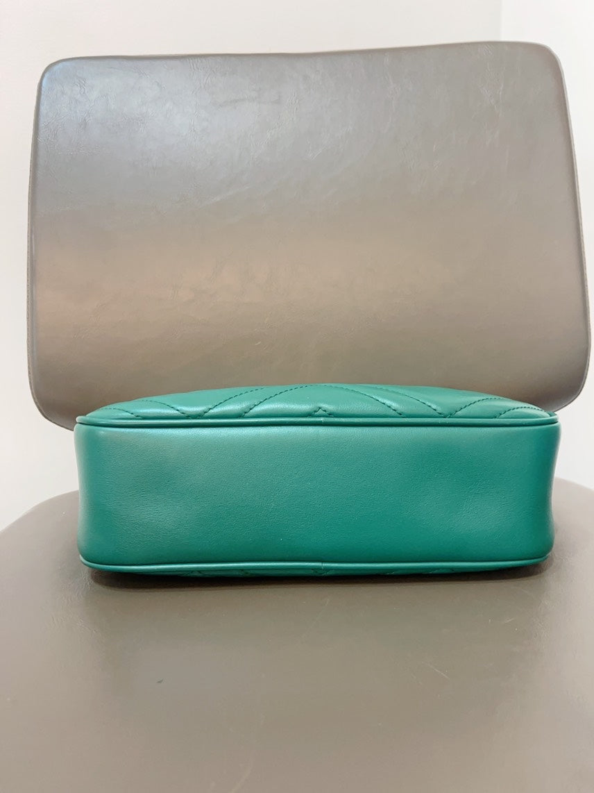 Gucci GG Marmont Matelassé Leather Emerald Green Camera Bag - Preloved Crossbody
