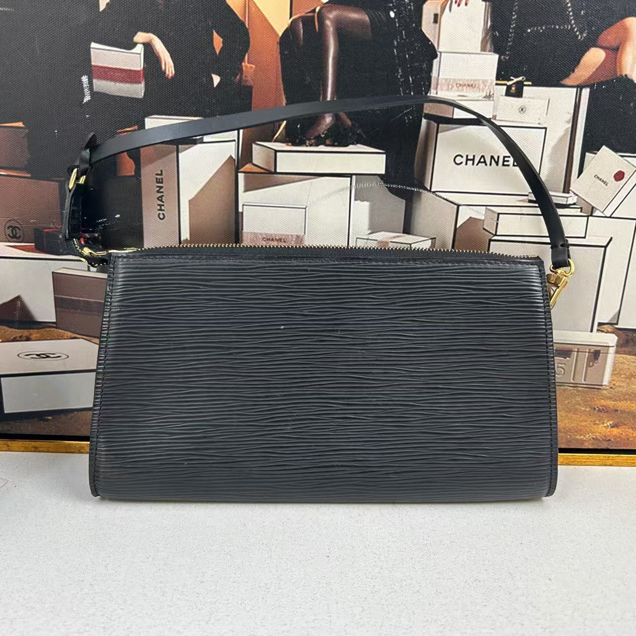 Louis Vuitton Epi Pochette Black Shoulder Bag