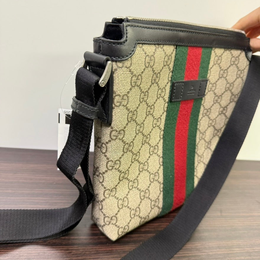 Gucci GG Supreme Crossbody LB109905 in Beige Canvas